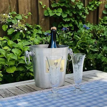 ゲストハウス Gastenverblijf 't Einde Sfeer - Prive Terras - Airco Elsloo (Limburg)